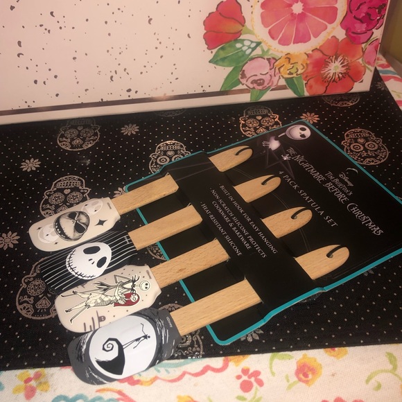 Disneys a nightmare before Christmas four piece spatcula set - Picture 6 of 6